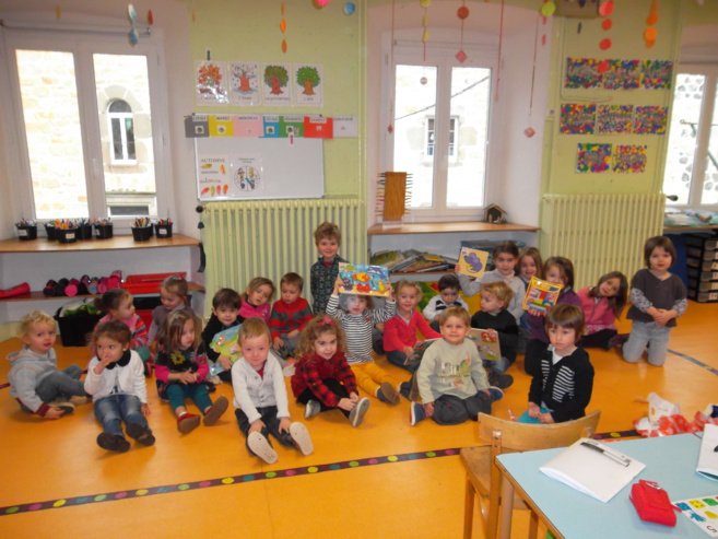 Le père noël est passé dans la classe maternelle Le père noël est passé dans la classe maternelle