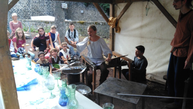 Les élèves de CE et de CM au roi de l'oiseau Les élèves de CE et de CM au roi de l'oiseau