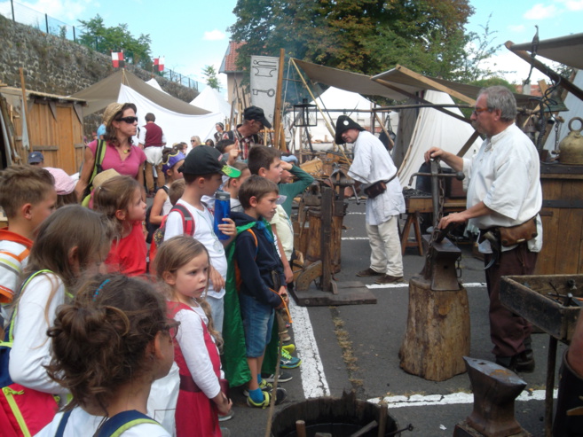 Les élèves de CE et de CM au roi de l'oiseau Les élèves de CE et de CM au roi de l'oiseau