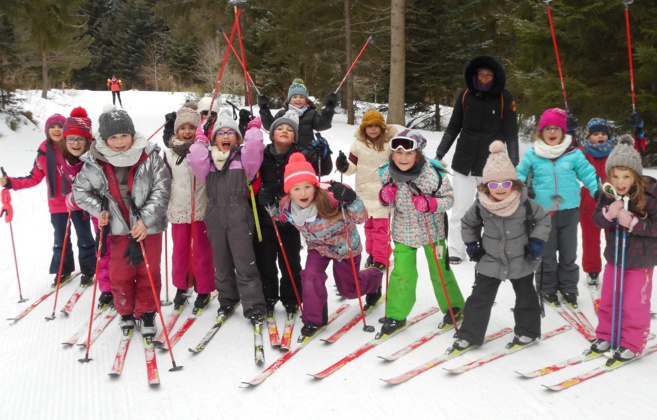 Les élèves de CE CM à la neige Les élèves de CE CM à la neige