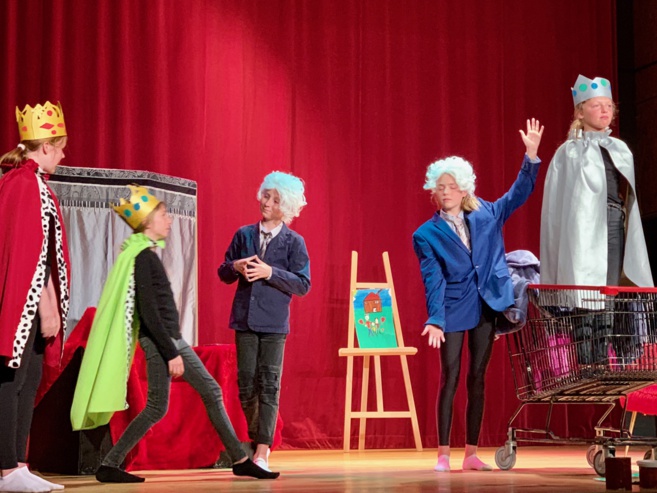 Ateliers théâtre : et le rideau est tombé... Ateliers théâtre : et le rideau est tombé...