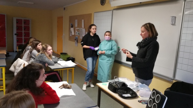intervention de professionnels de la santé et de l'artisanat auprès des classes de 3ème