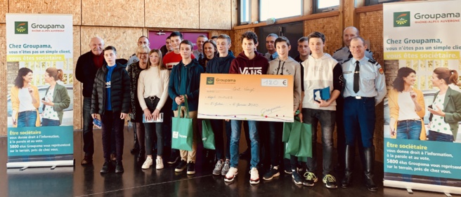 belle prestation de nos élèves de troisième à "10 de conduite" belle prestation de nos élèves de troisième à "10 de conduite"