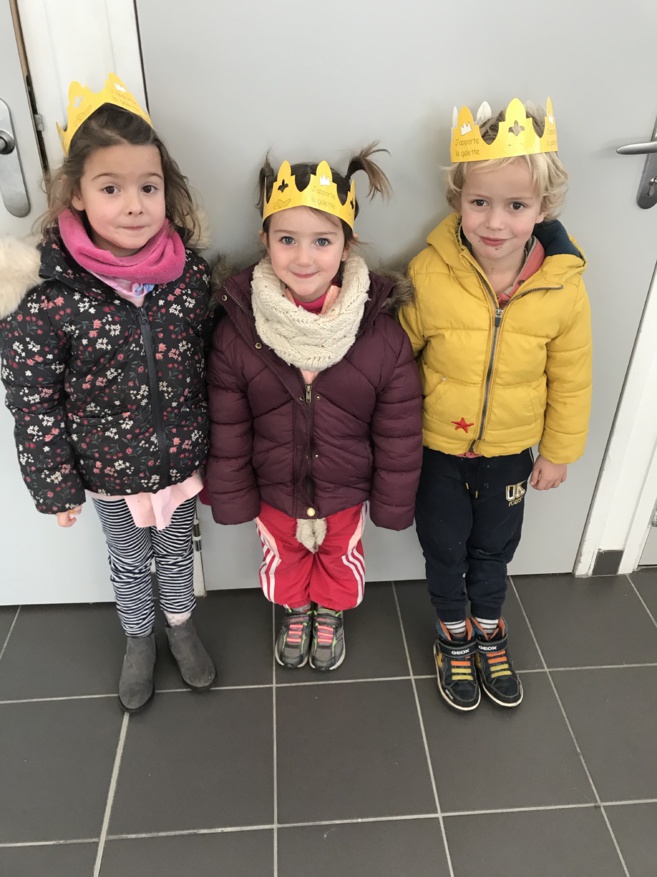 Des reines et un roi Des reines et un roi