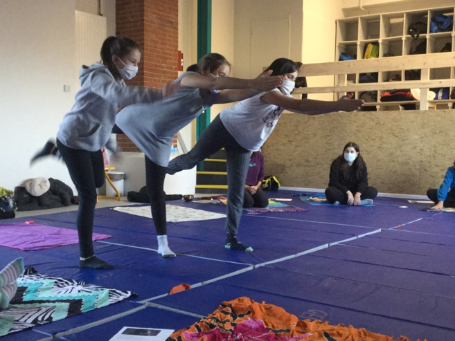 Le yoga s’invite au collège