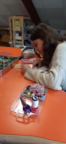 Créations de Noël et chants à l'Ehpad de St Julien Créations de Noël et chants à l'Ehpad de St Julien