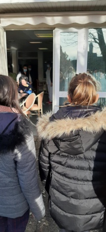 Créations de Noël et chants à l'Ehpad de St Julien Créations de Noël et chants à l'Ehpad de St Julien