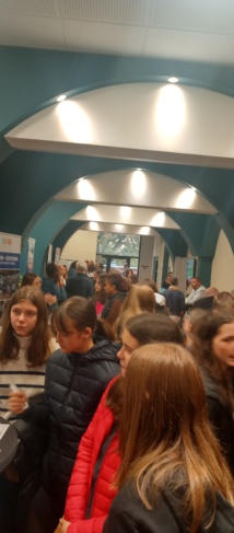 Les 3ème À LA NUIT DE L’ORIENTATION à la CCI de la Haute-Loire Les 3ème À LA NUIT DE L’ORIENTATION à la CCI de la Haute-Loire