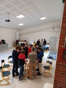 Découverte du monde professionnel en 4ème: « GIVE ME FIVE » Découverte du monde professionnel en 4ème: « GIVE ME FIVE »