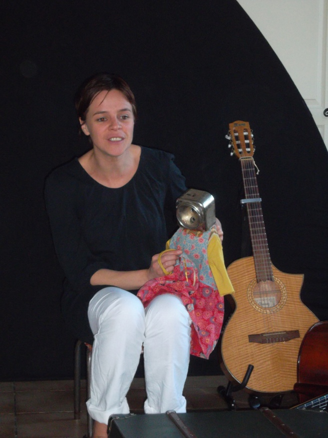 Spectacle "Poudre d'Esperluette et le jardin de grand-mère" Spectacle "Poudre d'Esperluette et le jardin de grand-mère"