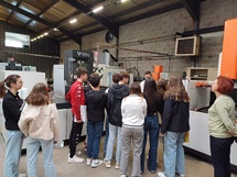 3 ème: VISITE D’UNE ENTREPRISE INDUSTRIELLE 3 ème: VISITE D’UNE ENTREPRISE INDUSTRIELLE