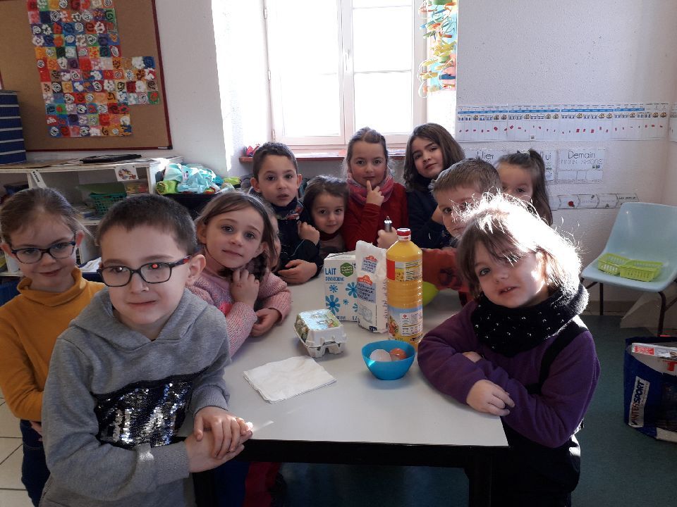 Des crêpes dans la classe de GS CP