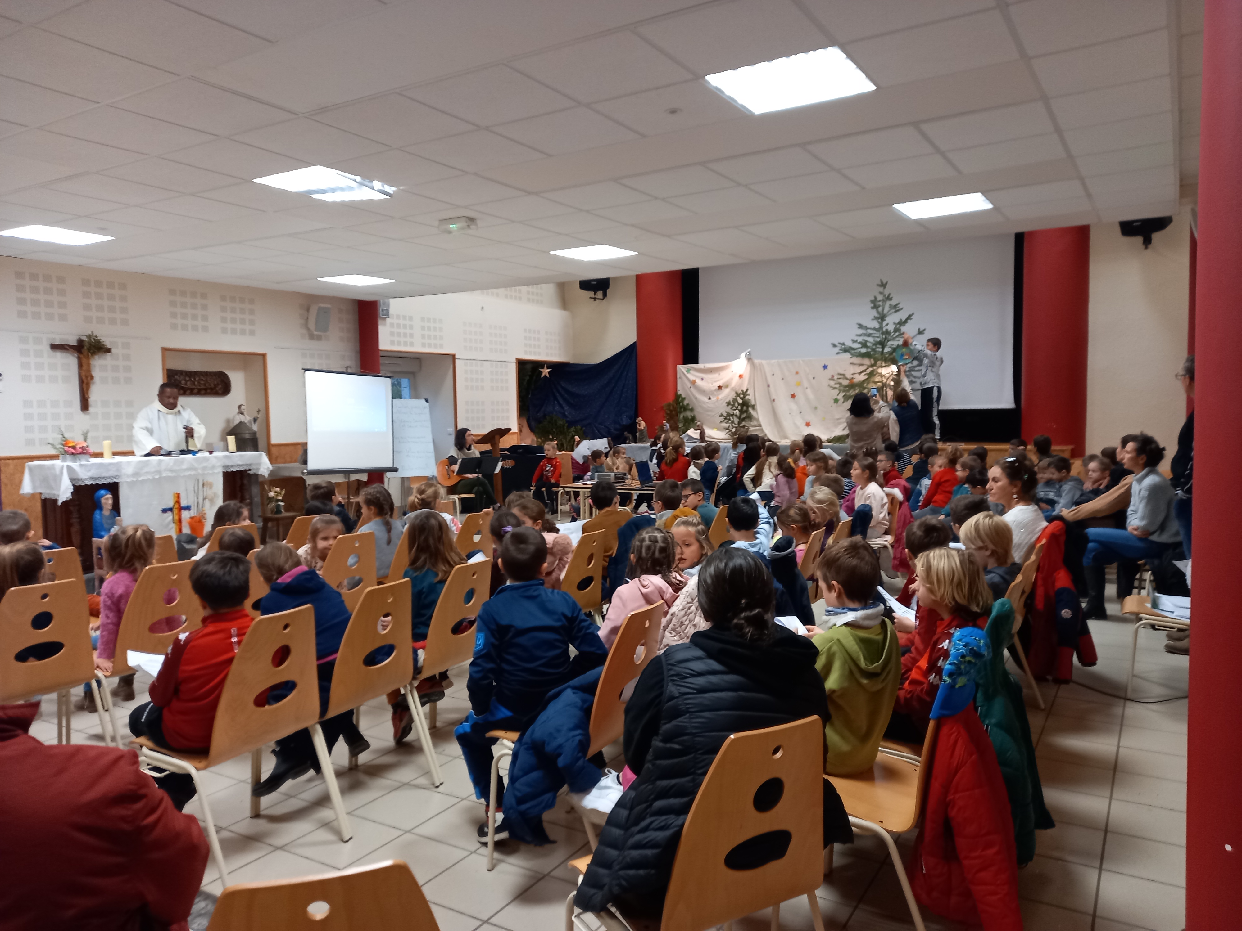 Cérémonie au foyer de St Julien Cérémonie au foyer de St Julien