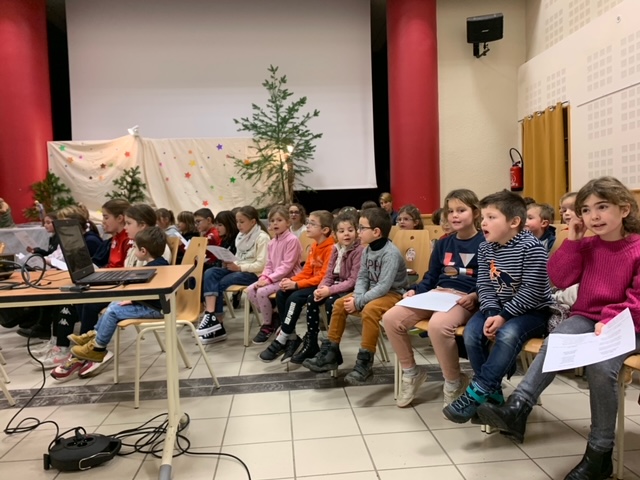 Cérémonie au foyer de St Julien Cérémonie au foyer de St Julien