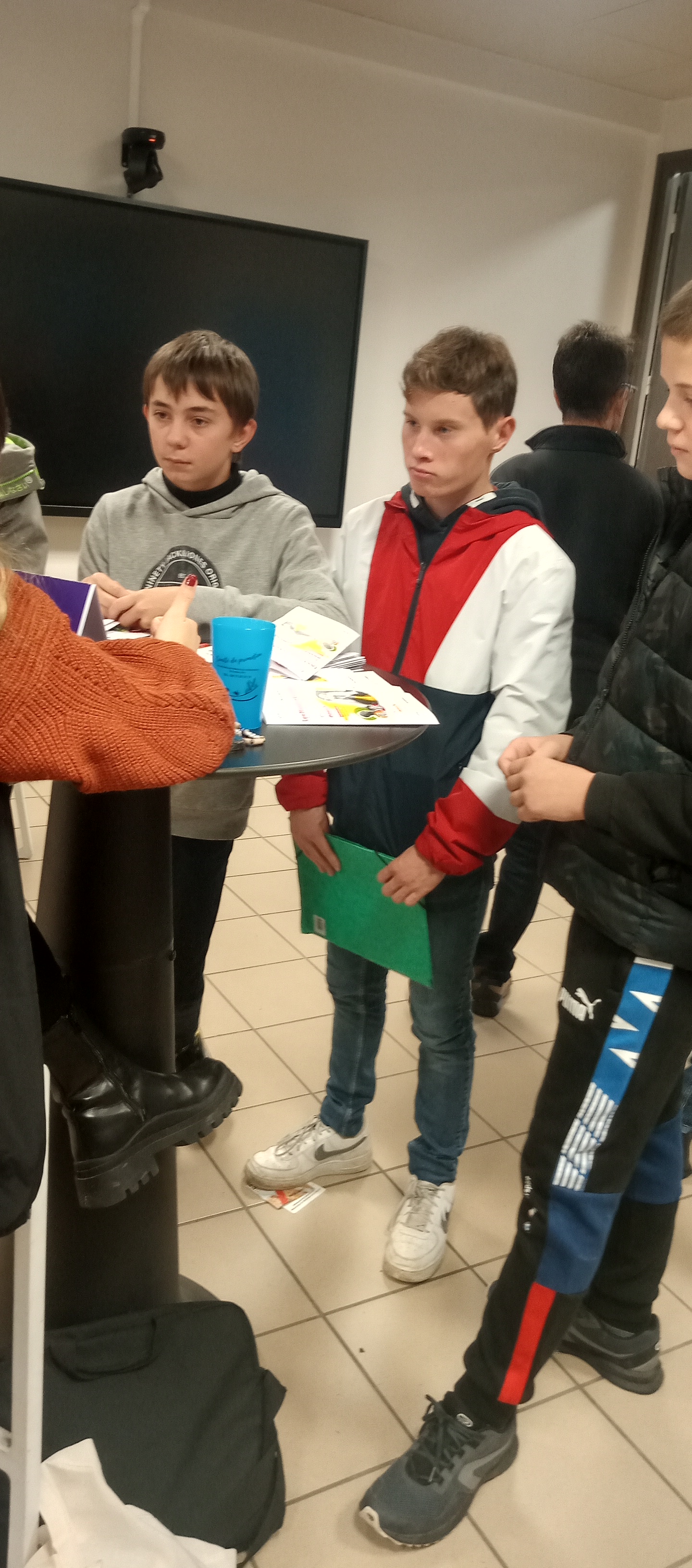 Les 3ème À LA NUIT DE L’ORIENTATION à la CCI de la Haute-Loire Les 3ème À LA NUIT DE L’ORIENTATION à la CCI de la Haute-Loire