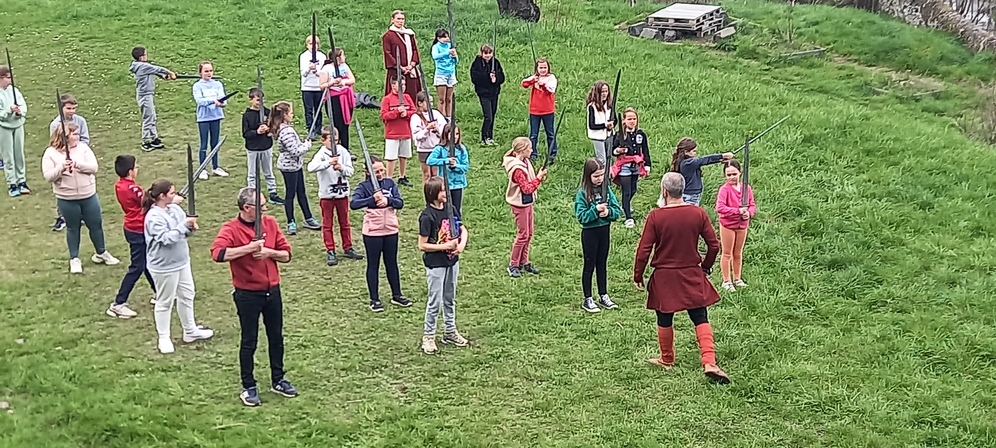 Oyez damoiselles et damoiseaux.... Oyez damoiselles et damoiseaux....