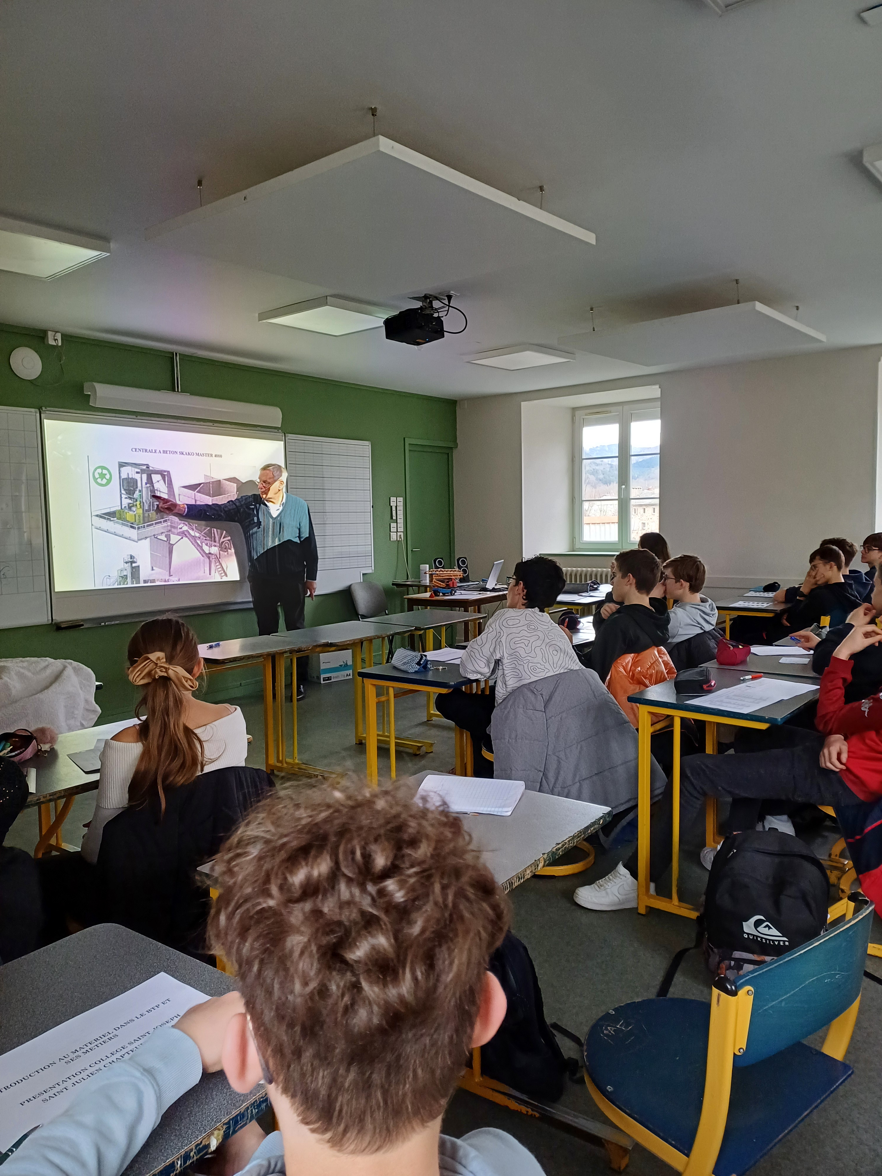 METIER DU B.T.P : INTERVENTION D’UN PROFESSIONNEL METIER DU B.T.P : INTERVENTION D’UN PROFESSIONNEL