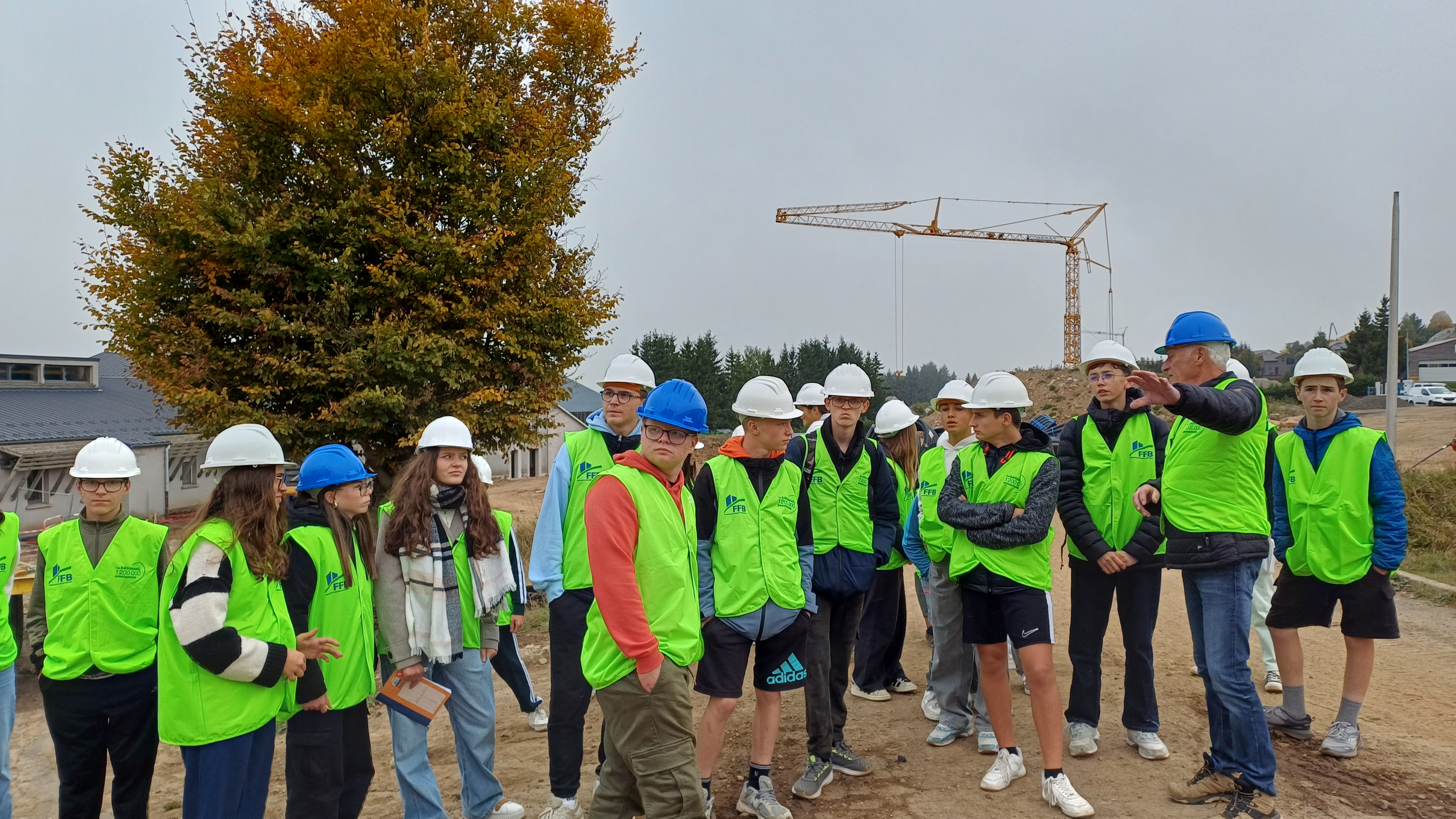 VISITE D’UN CHANTIER PAR LES 3 ème