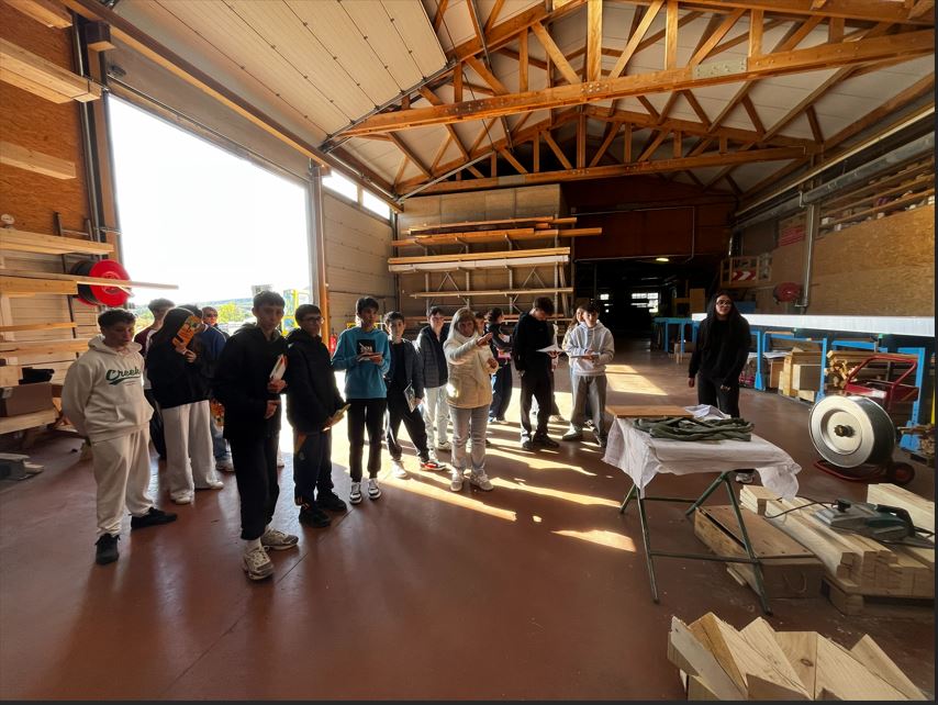 Les élèves de 3ème découvrent les Coulisses du Bâtiment chez Guilhot