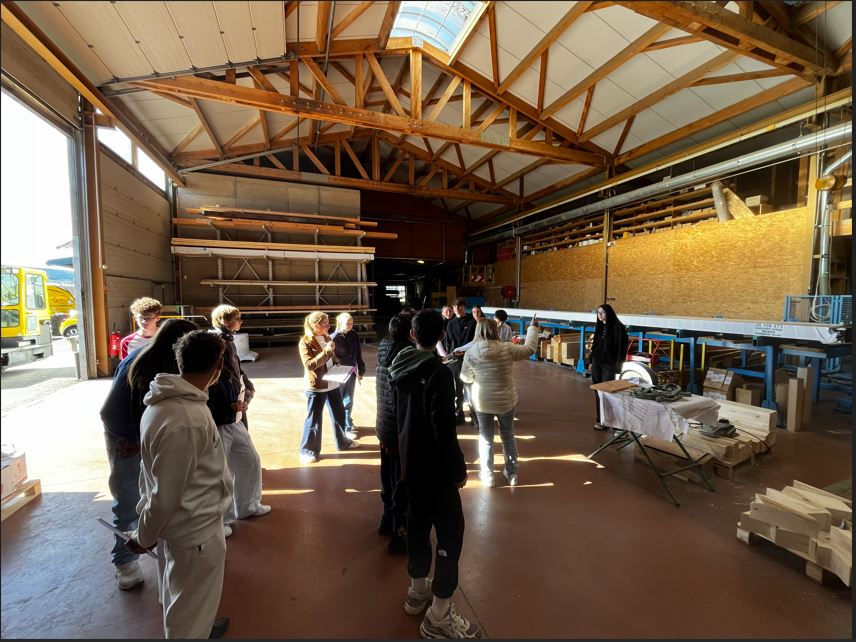 Les élèves de 3ème découvrent les Coulisses du Bâtiment chez Guilhot