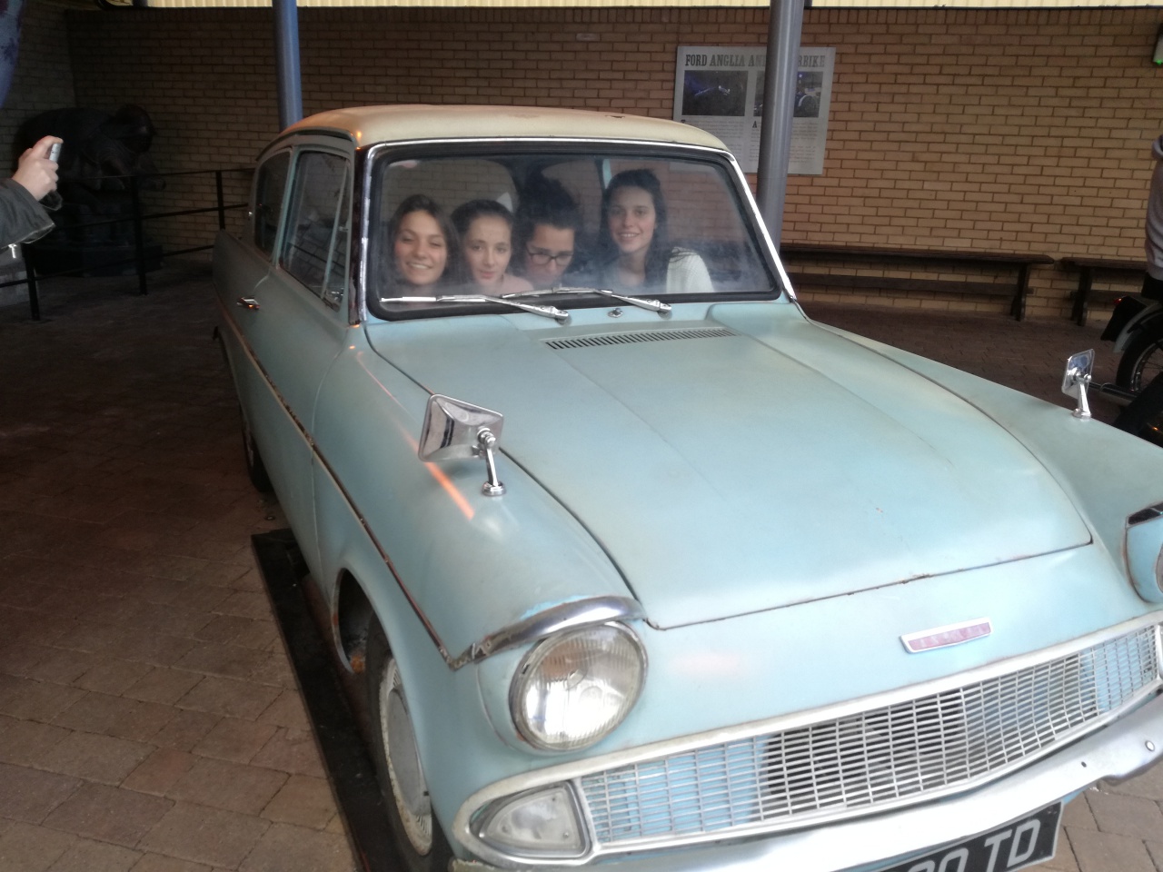 AE6D2A26-CB09-46DC-97BC-15E77B7CE545 AE6D2A26-CB09-46DC-97BC-15E77B7CE545